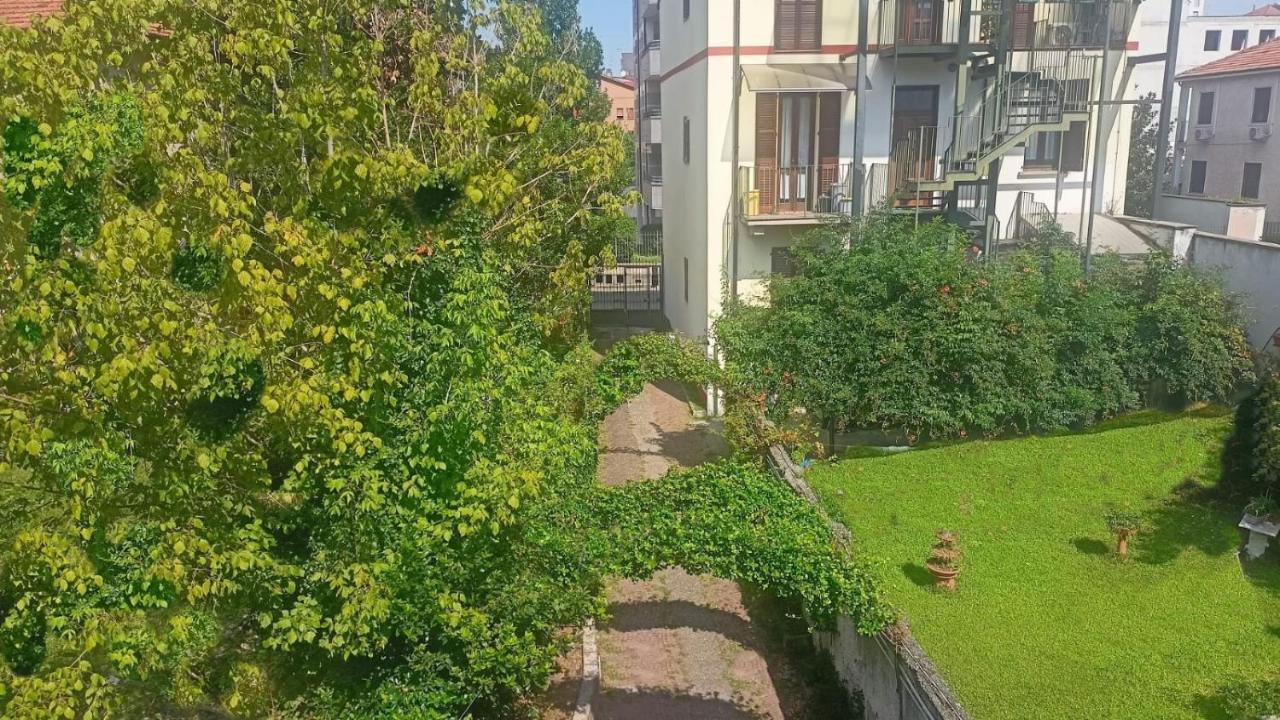 밀라노 Vialetto V. Pastro 10 B&B 외부 사진